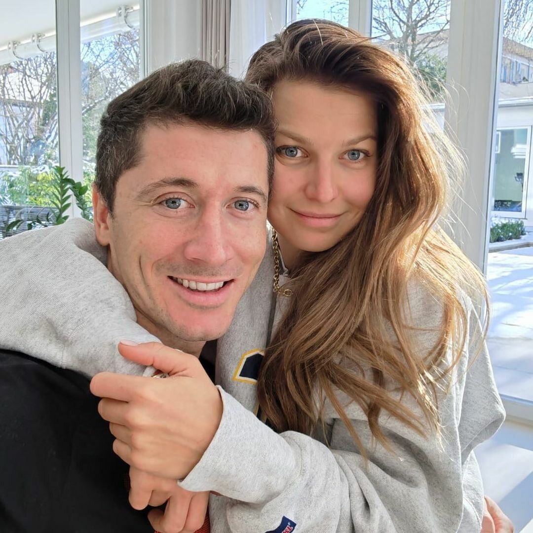 Majątek Lewandowskich. Ile zarabia i jaki ma majątek Robert Lewandowski - Vimarsana News