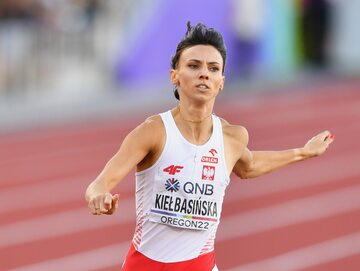 Anna Kiełbasińska podczas finału biegu na 400 metrów w Eugene 2022