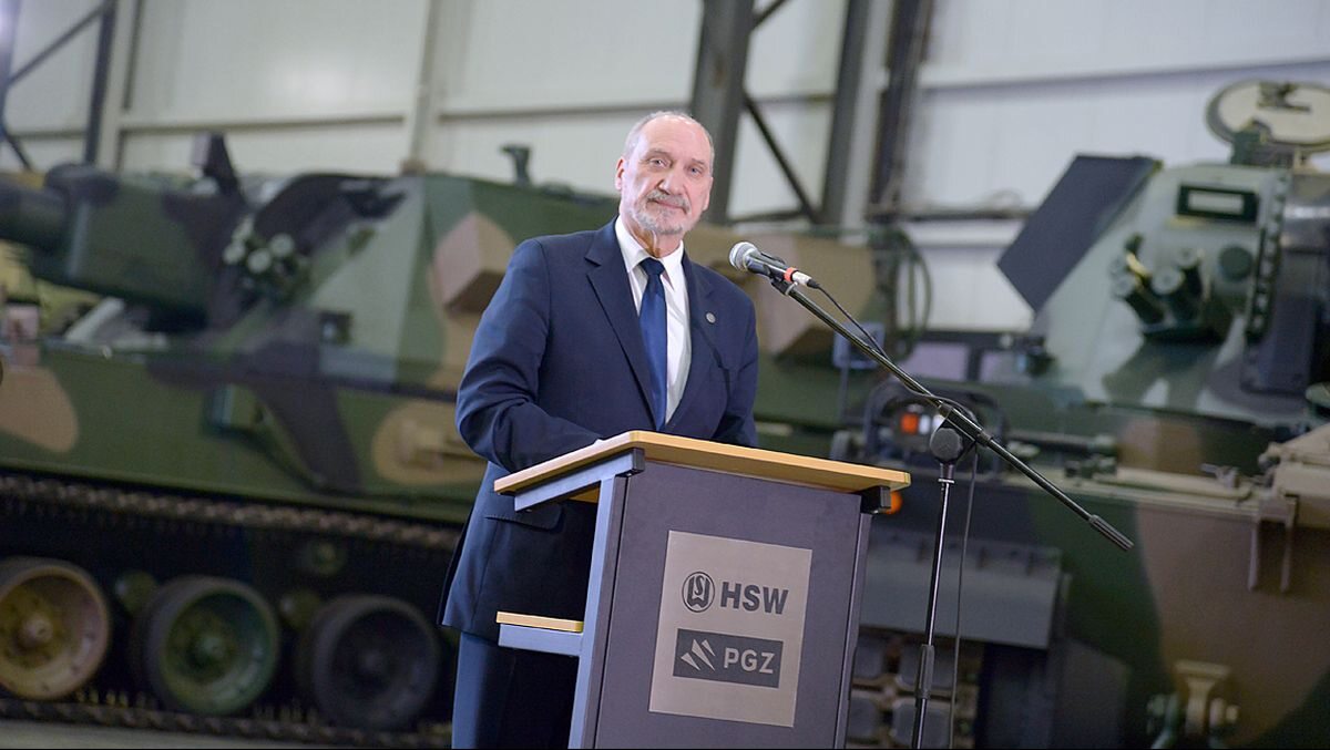 Antoni Macierewicz w Hucie Stalowa Wola