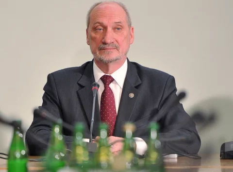 Antoni Macierewicz (fot. DAMIAN BURZYKOWSKI / newspix.pl)