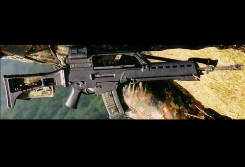Karabin G36 (fot.By Sonaz [Public domain], via Wikimedia Commons)