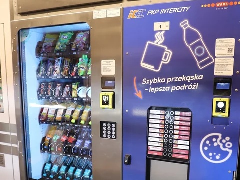 Automat w pociągu