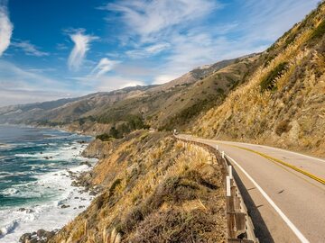Autostrada u wybrzeży Pacyfiku w Kalifornii