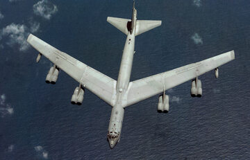 B-52 nad oceanem