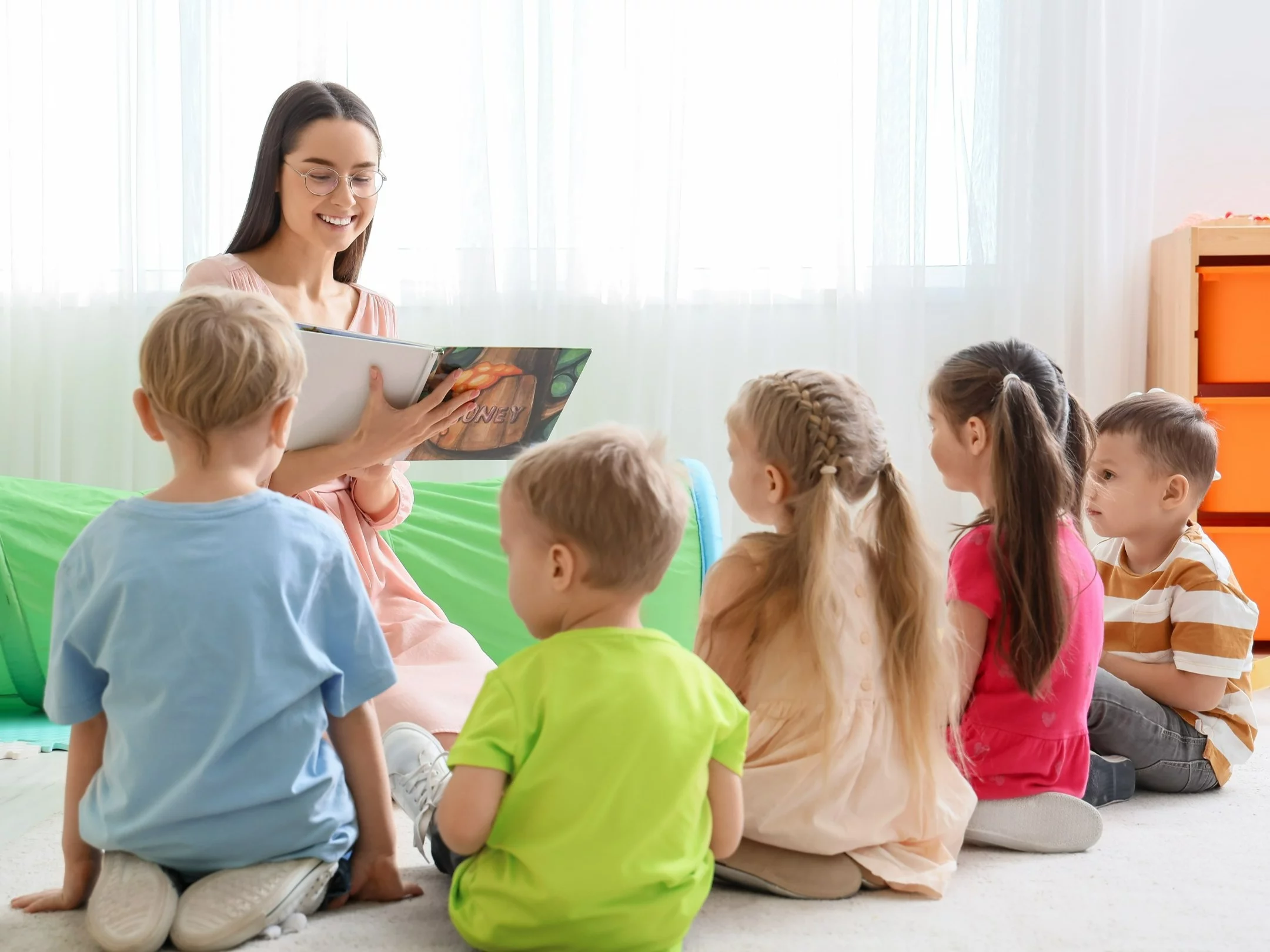 Polacy wolą żłobek od babci. ZUS ujawnił najnowsze dane