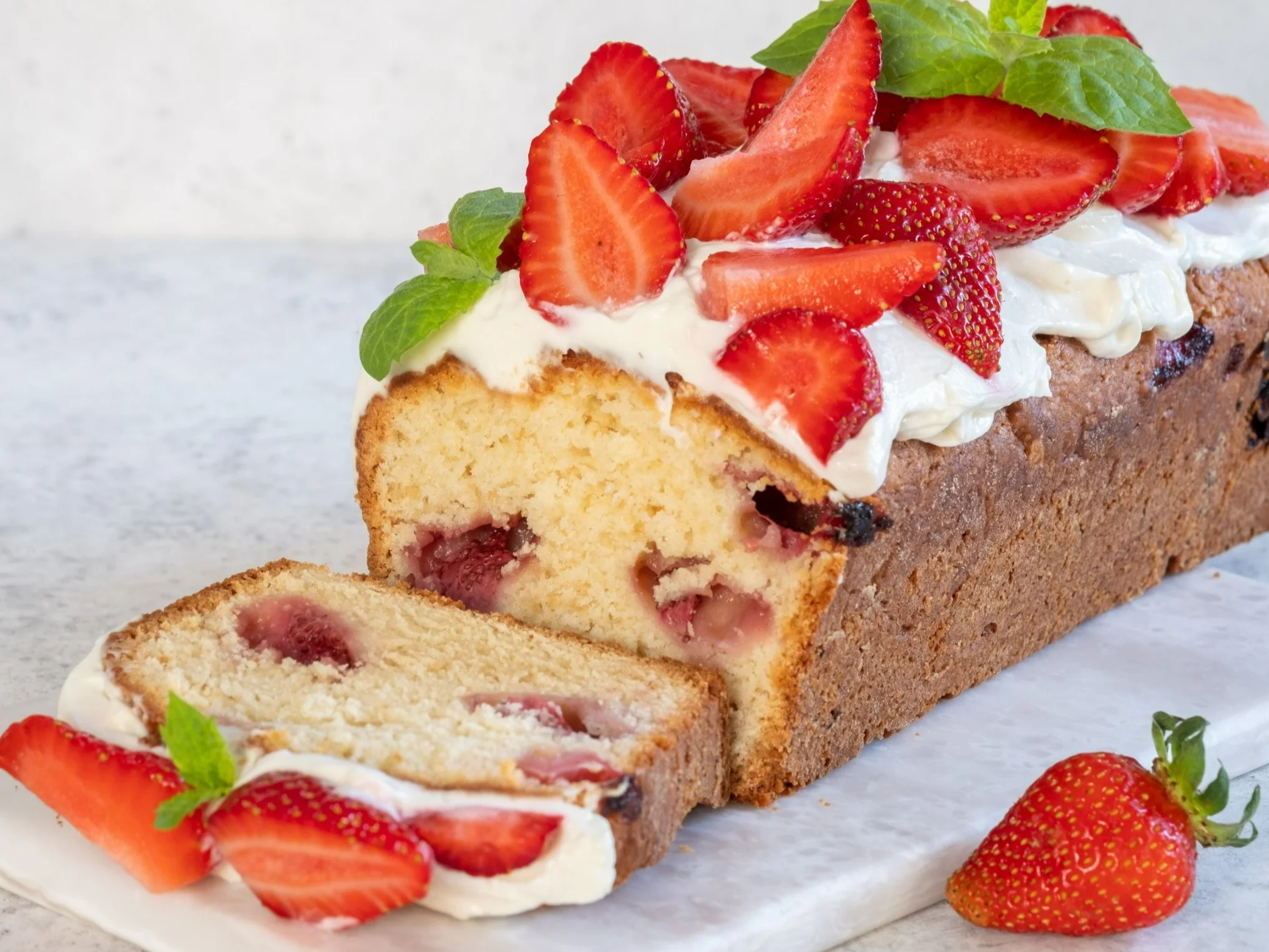Babka twarogowa z owocami