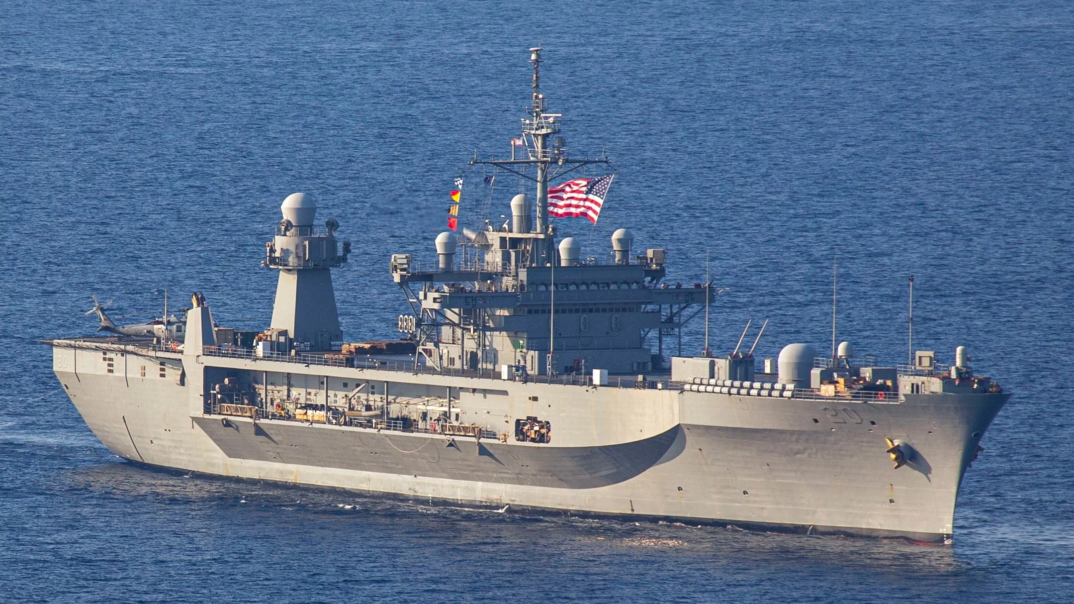USS Mount Whitney w Sztokholmie po ćwiczeniach na Morzu Bałtyckim