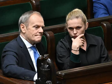 Barbara Nowacka i Donald Tusk w Sejmie