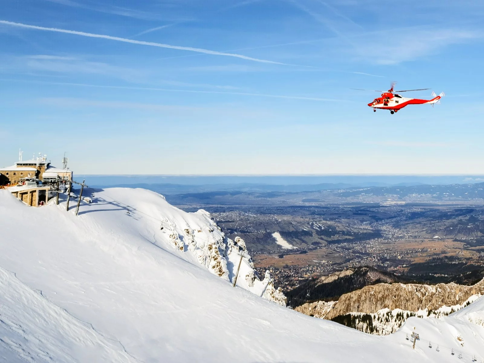 Helikopter nad Kasprowym Wierchem, zdjęcie ilustracyjne