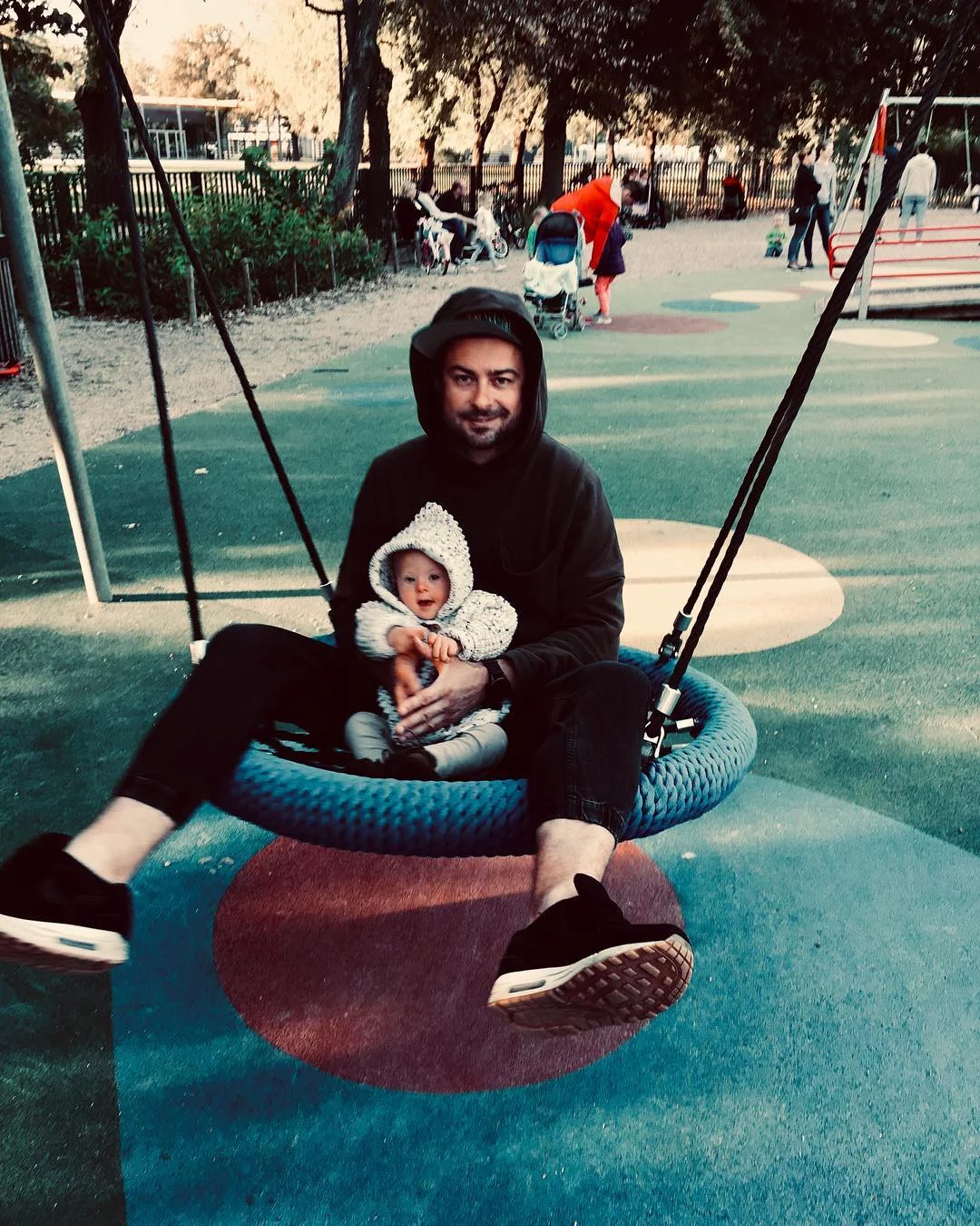 Bartek Królik z córką Jagodą