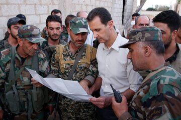 Baszar al-Assad z żołnierzami w pobliżu Damaszku, czerwiec 2016 roku
