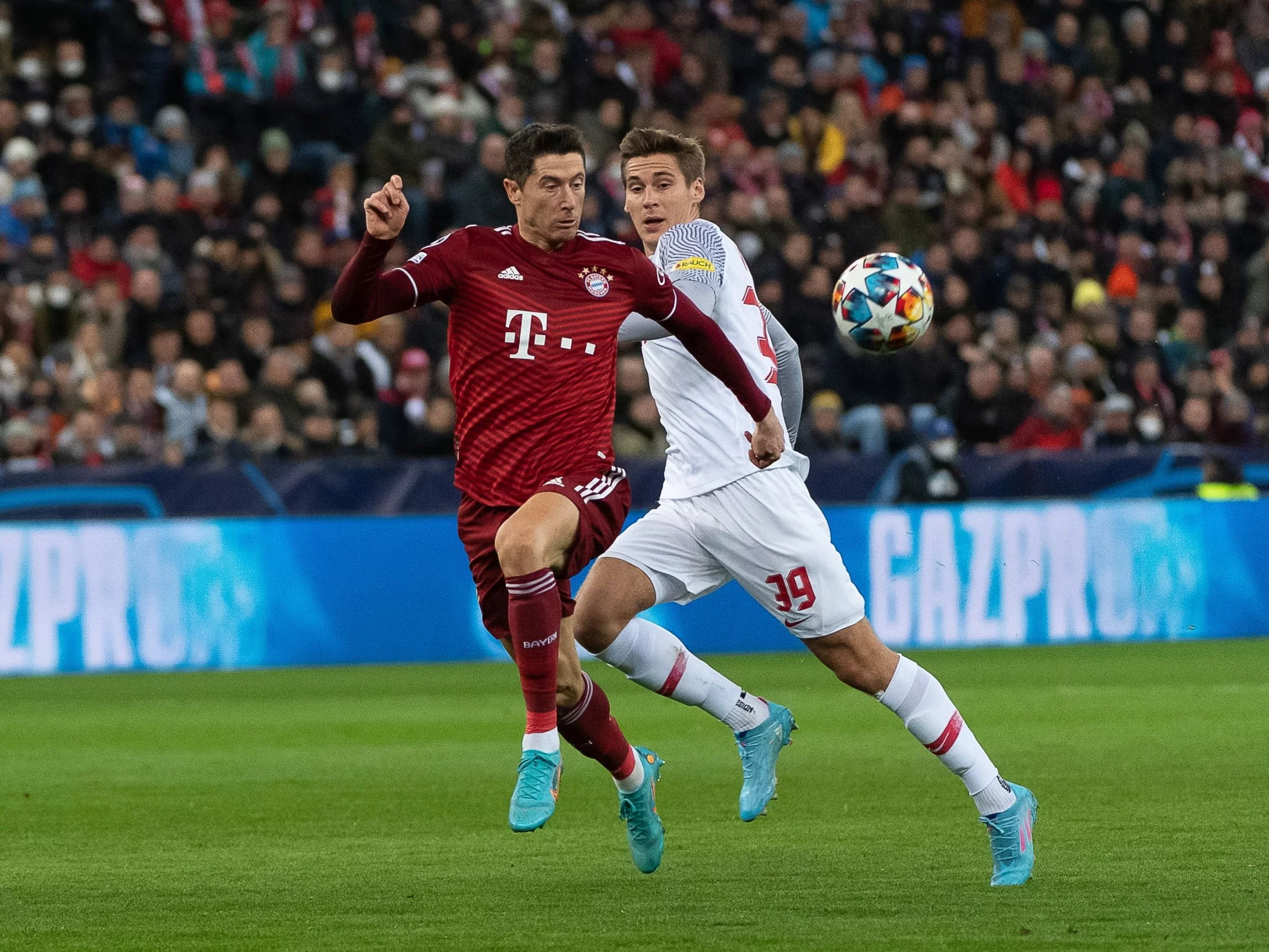 Robert Lewandowski w meczu z Red Bull Salzburg