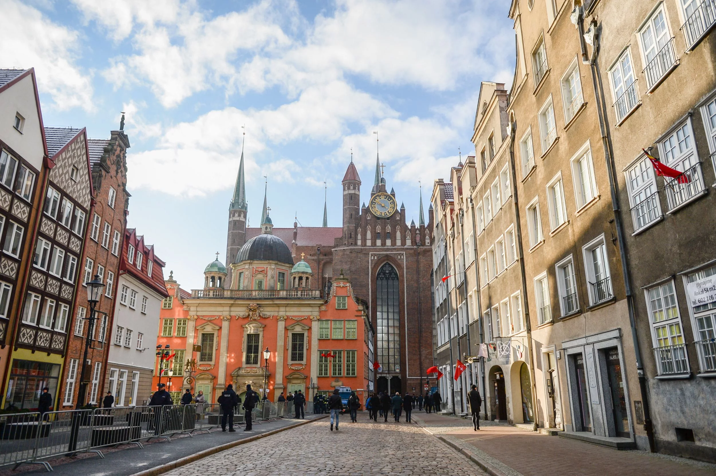 Ulica prowadząca do Bazyliki Mariackiej