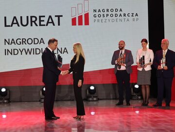Beata Drzazga otrzymała Nagrodę Indywidualną z rąk prezydenta Andrzeja Dudy