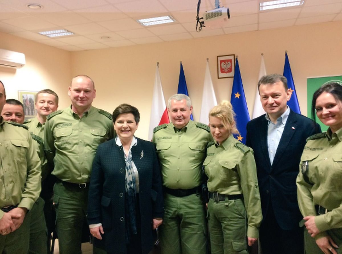 Beata Szydło i Mariusz Błaszczak wśród funkcjonariuszy Straży Granicznej