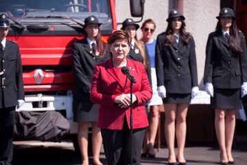 Beata Szydło podczas wystąpienia w Brzeszczach