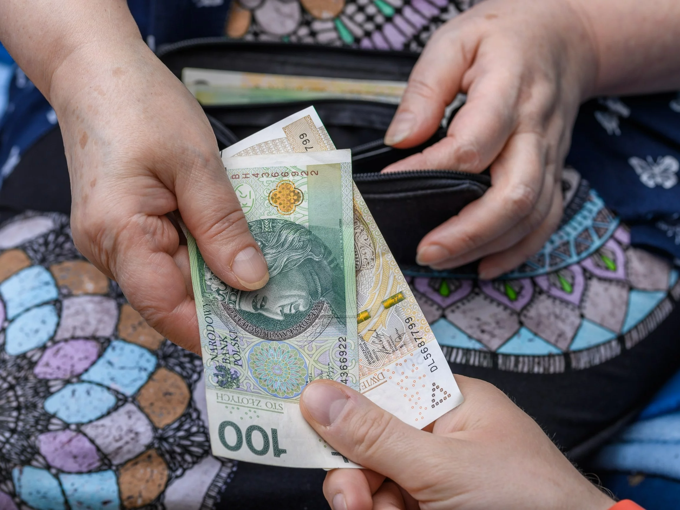 Krwiodawcy dostaną dodatkowe 300 zł do emerytury? Nowy pomysł w Sejmie – Biznes Wprost Krwiodawcy dostaną dodatkowe 300 zł do emerytury? Nowy pomysł w Sejmie – Biznes Wprost