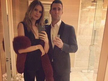 Behati Prinsloo i Adam Levine