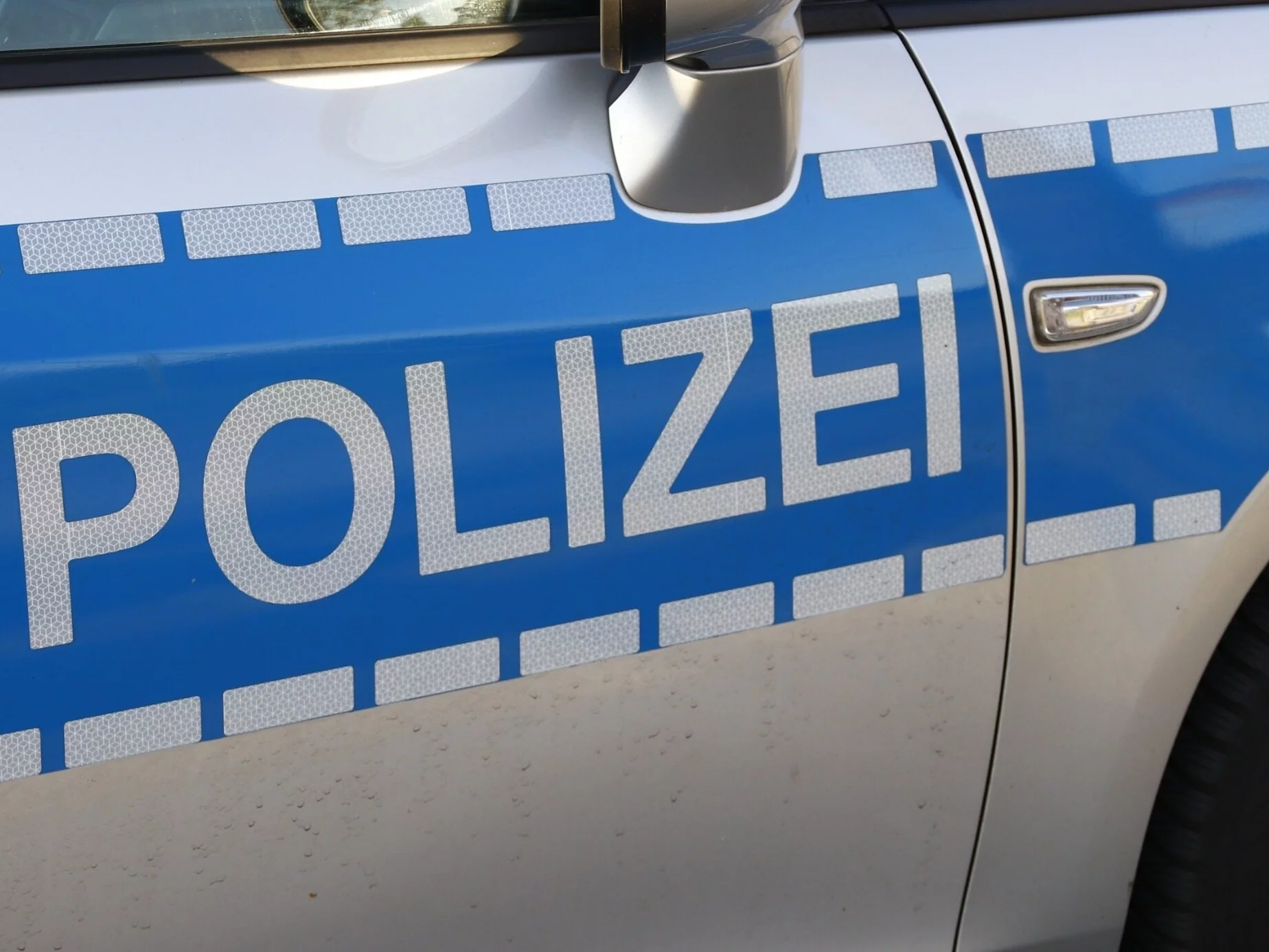 Atak na stacji metra w Berlinie. Mężczyzna dźgnięty nożem, nie żyje