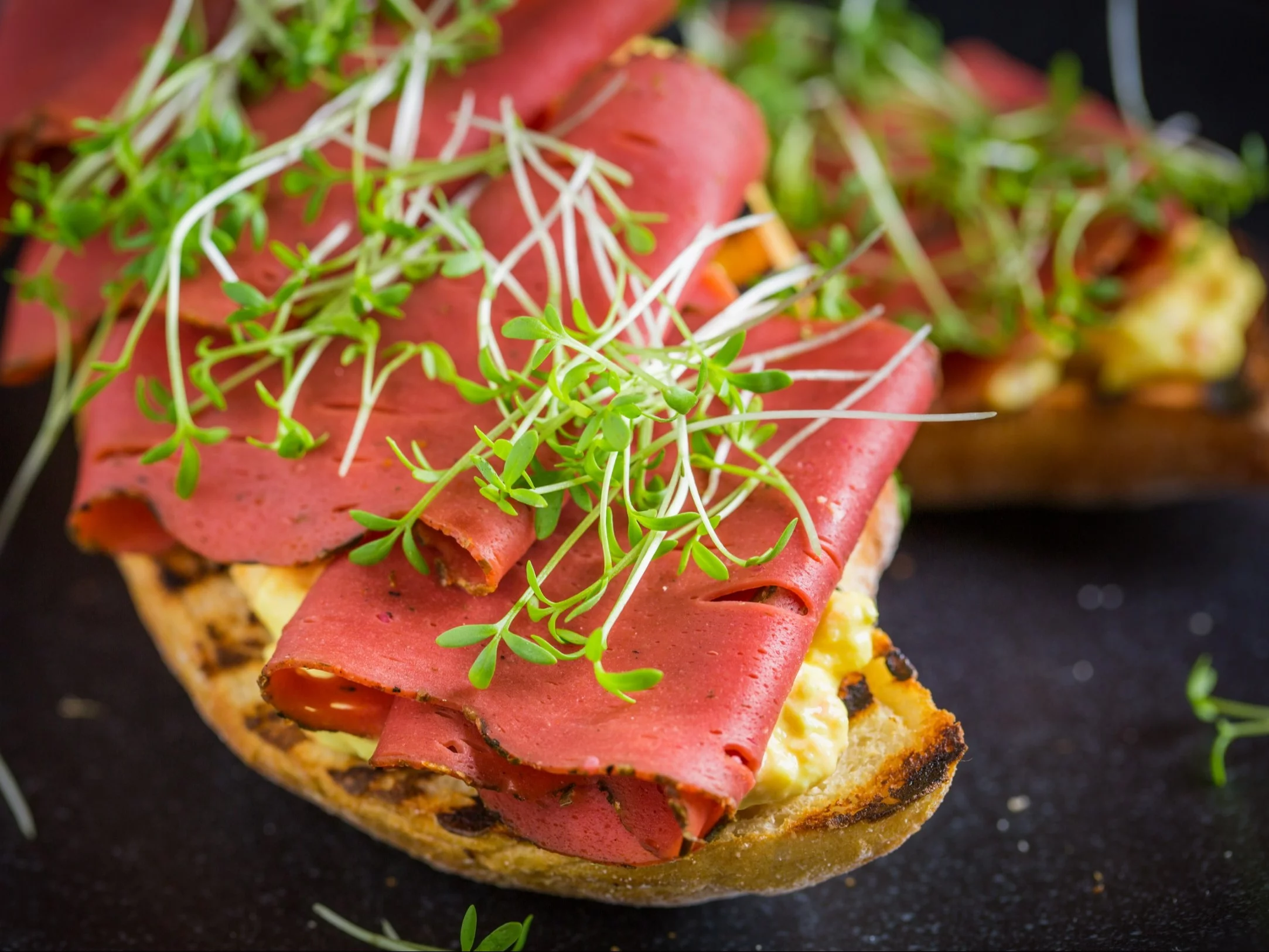 Roślinna szynka z ciecierzycy