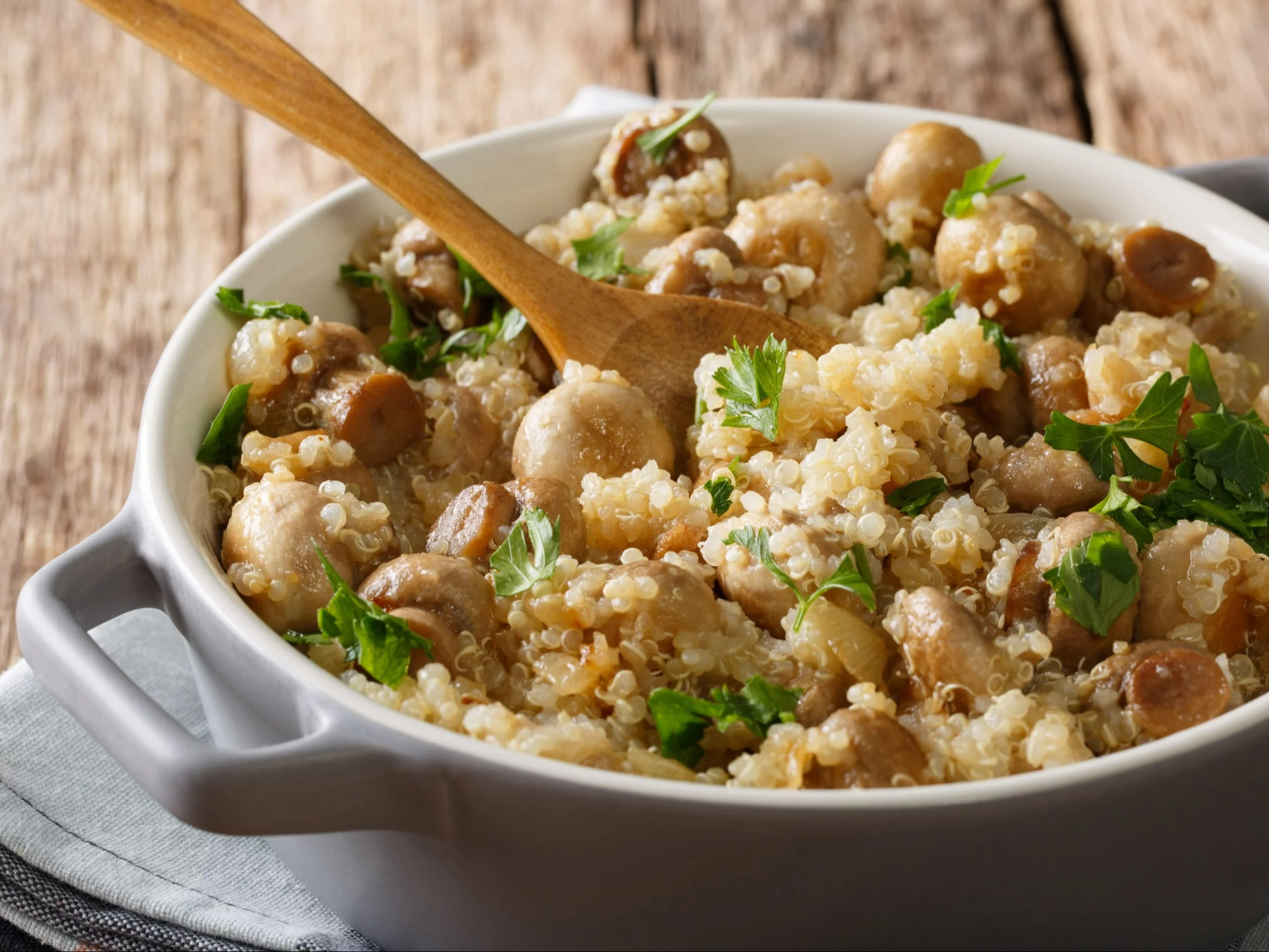 Kaszotto z komosy z pieczarkami