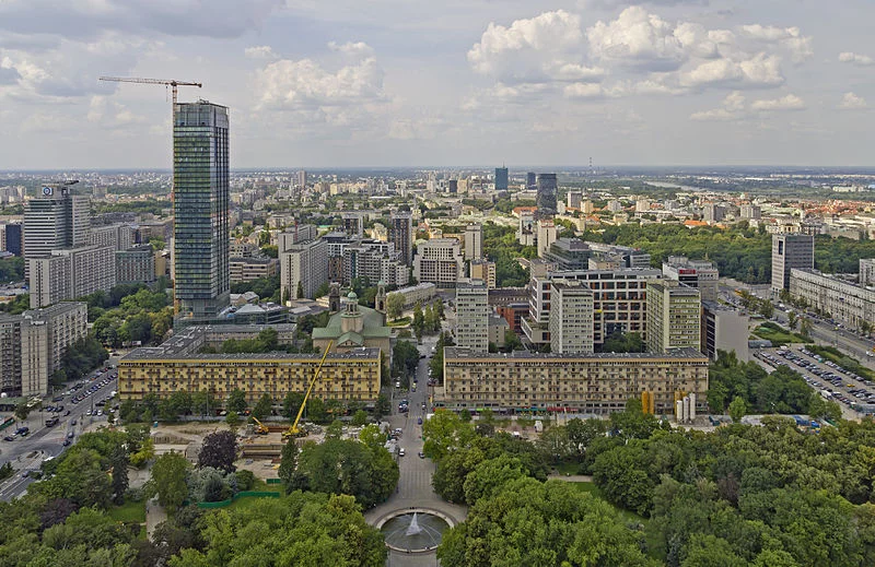 Warszawa. Park Świętokrzyski widziany z PKiN