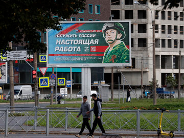 Billboard zachęcający do wstąpienia do wojska w Sankt Petersburgu