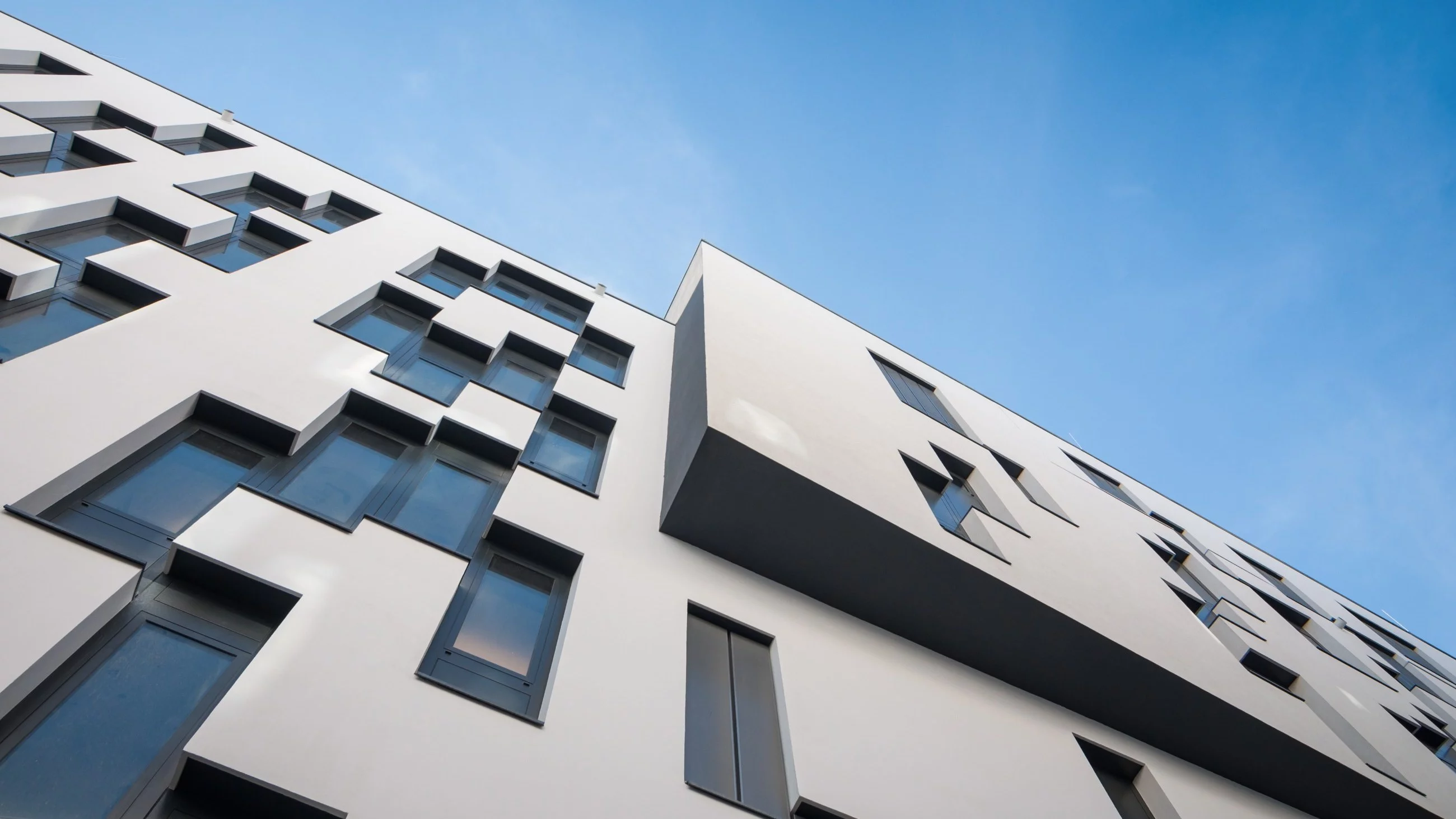 Rabaty, bonusy i wykończenie pod klucz – deweloperzy szaleją z ofertami w Black Friday