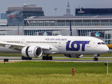 Boeing 787-9 w barwach PLL LOT