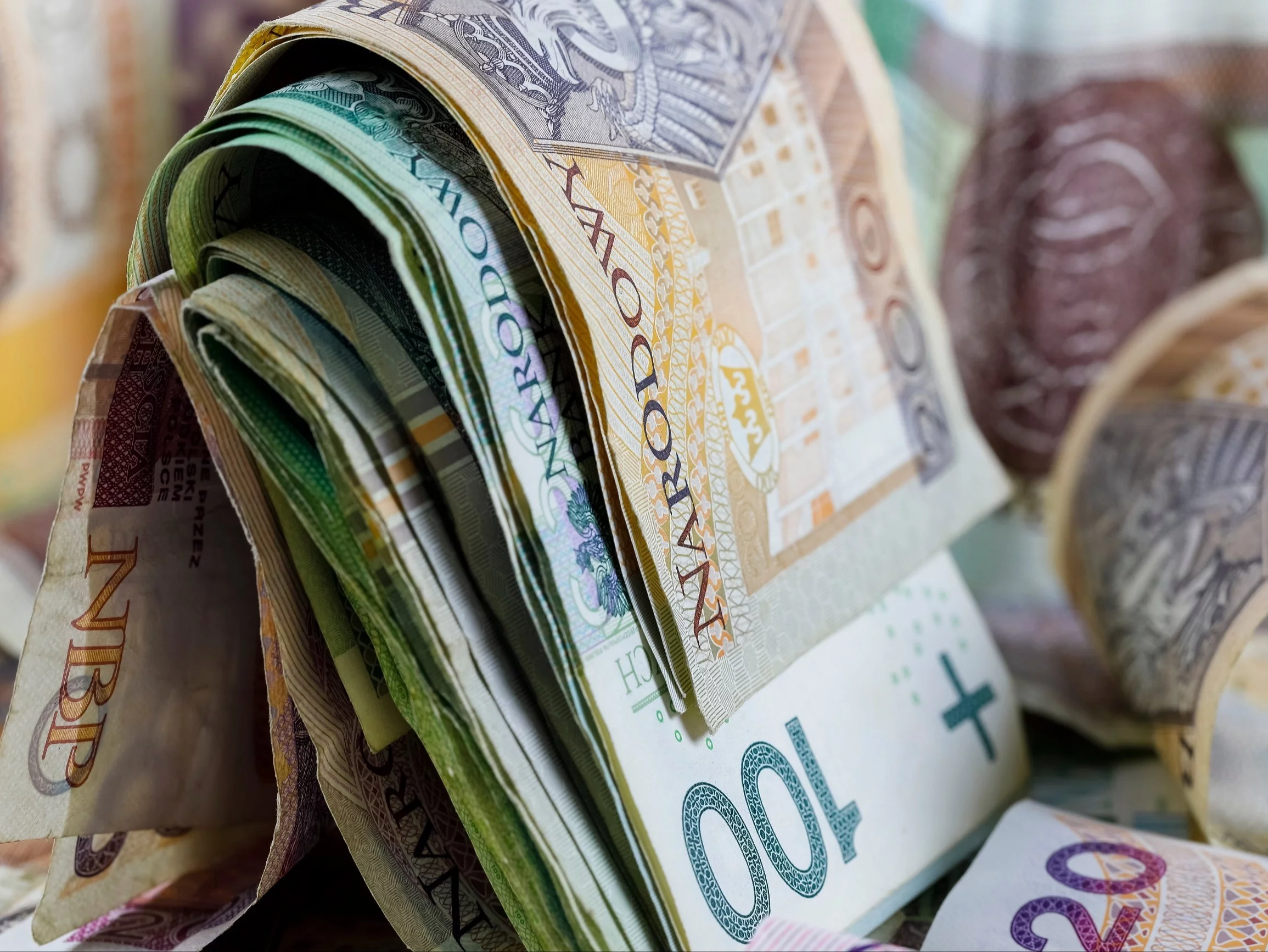 Coraz więcej bogaczy w Polsce? Zaskakujące dane