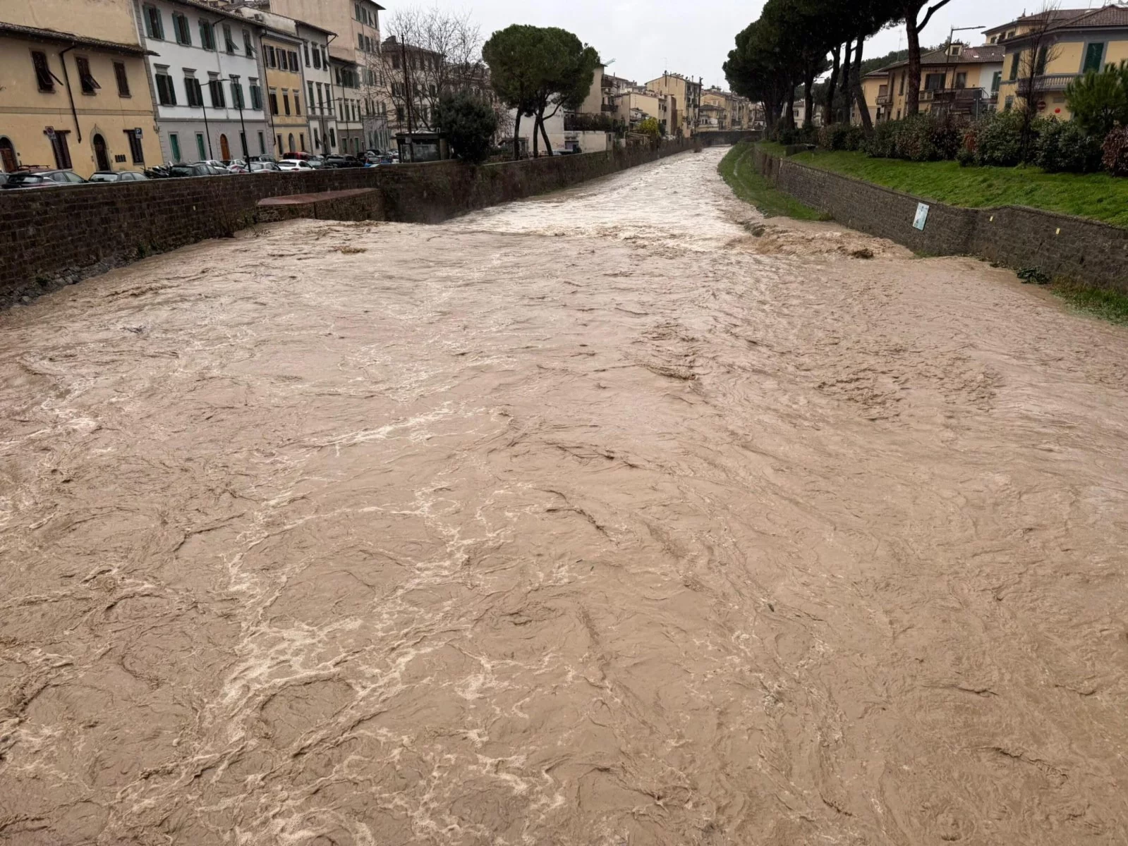 Powódź błyskawiczna we Florencji