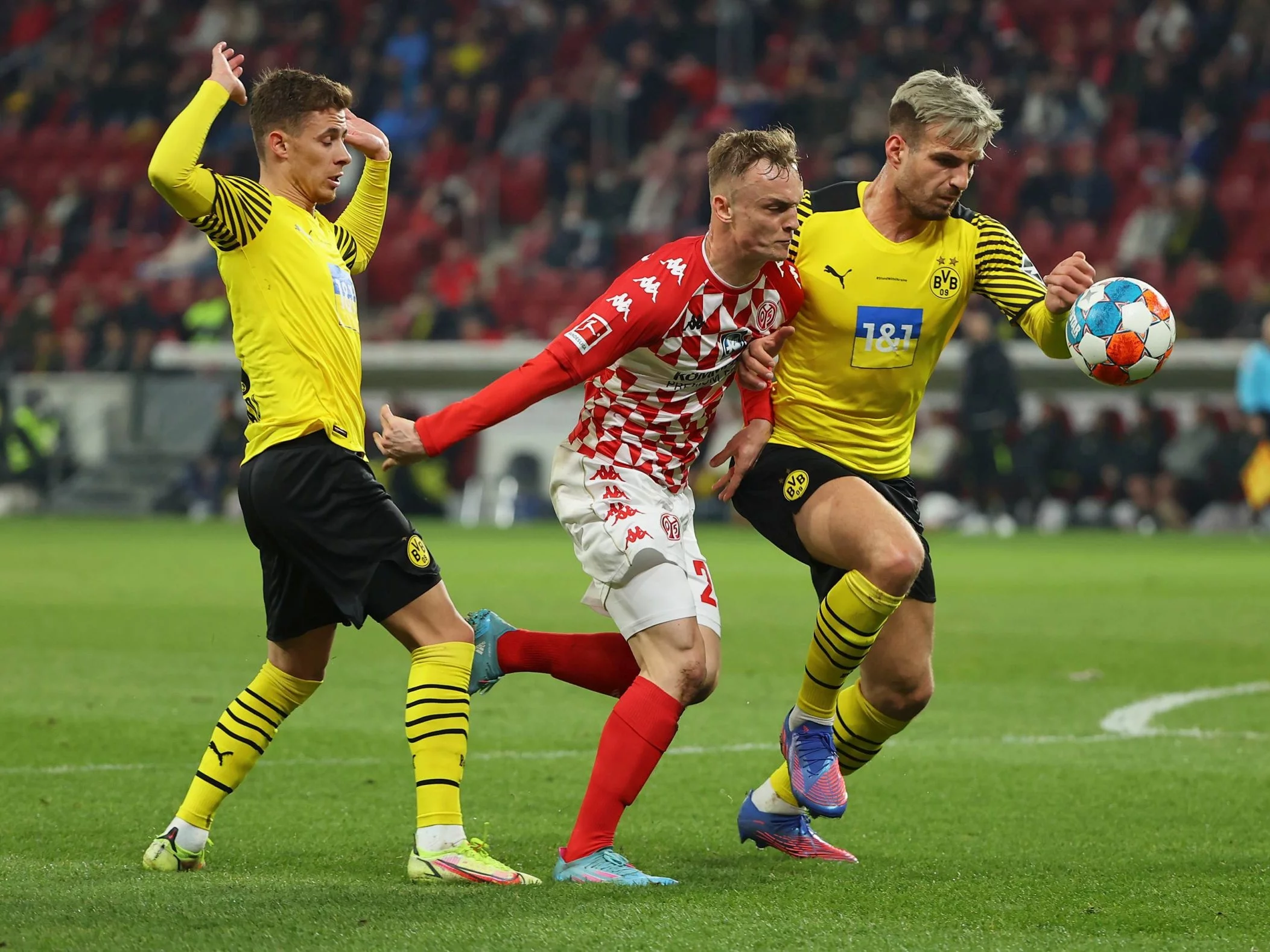 Mecz 1. FSV Mainz 05 z Borussią Dortmund