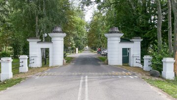 Brama wjazdowa do stadniny koni w Janowie Podlaskim