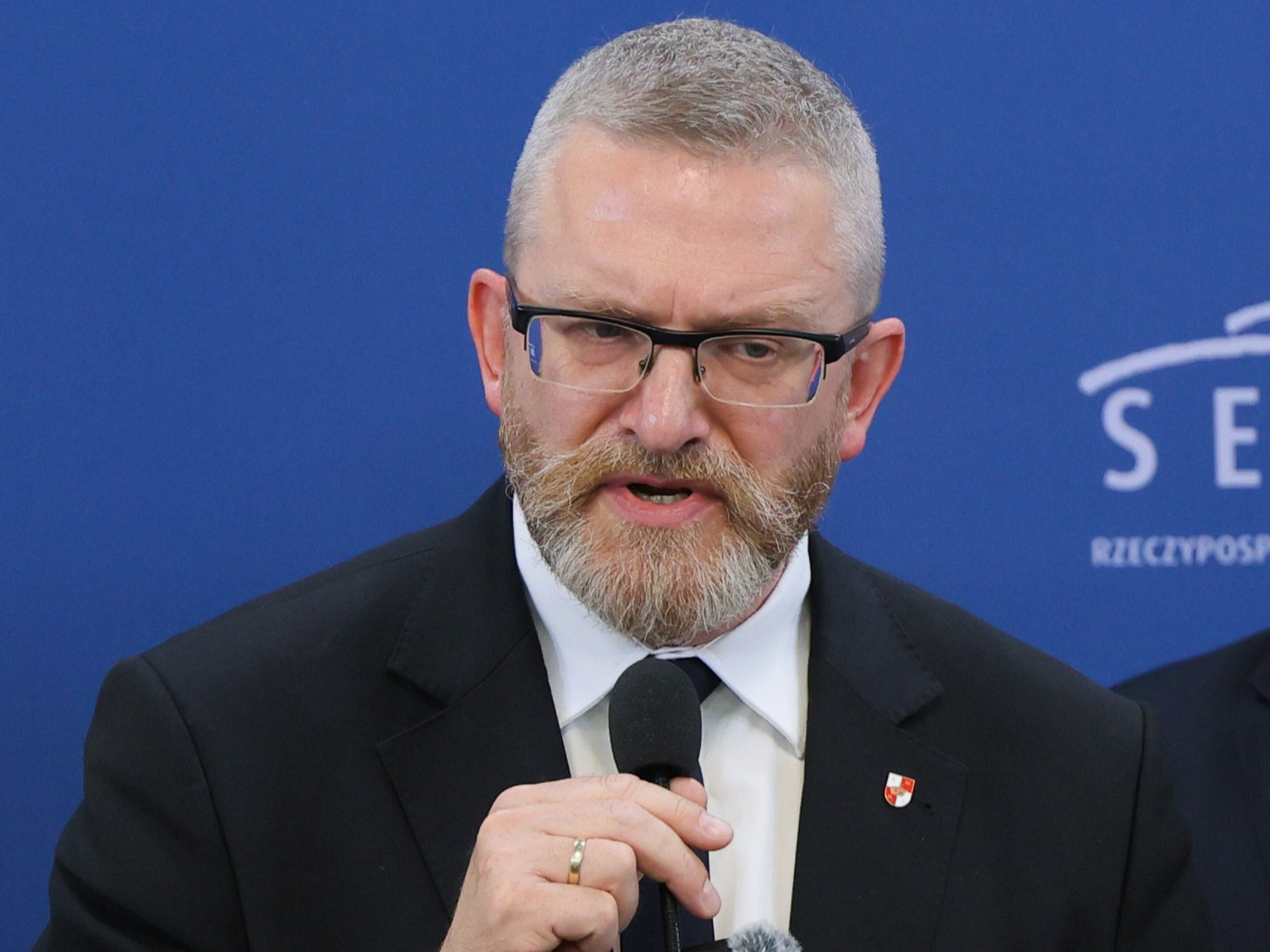 Grzegorz Braun z zakazem wstępu na teren Sejmu. Znamy treść zarządzenia ...