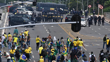 Brazylia. Szturm zwolenników Jaira Bolsonaro na budynki rządowe