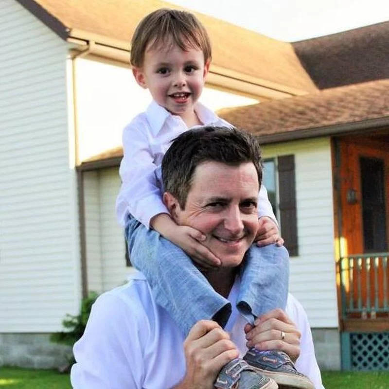Brian Dunkleman z synem w 2015 roku