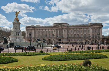 Buckingham Palace, ficjalna londyńska rezydencja brytyjskich monarchów.