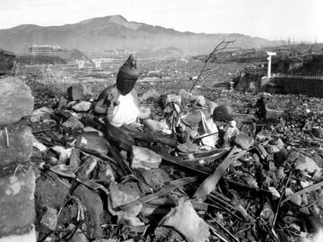 Buddyjska świątynia w Nagasaki, 6 tygodni po wybuchu bomby atomowej