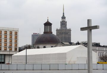 Budowa Pomnika Ofiar Katastrofy Smoleńskiej 2010 roku