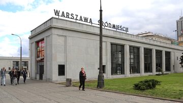 Budynek dworca Warszawa Śródmieście