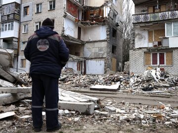 Budynek w Mikołajowie zniszczony po rosyjskim ostrzale, 11 stycznia