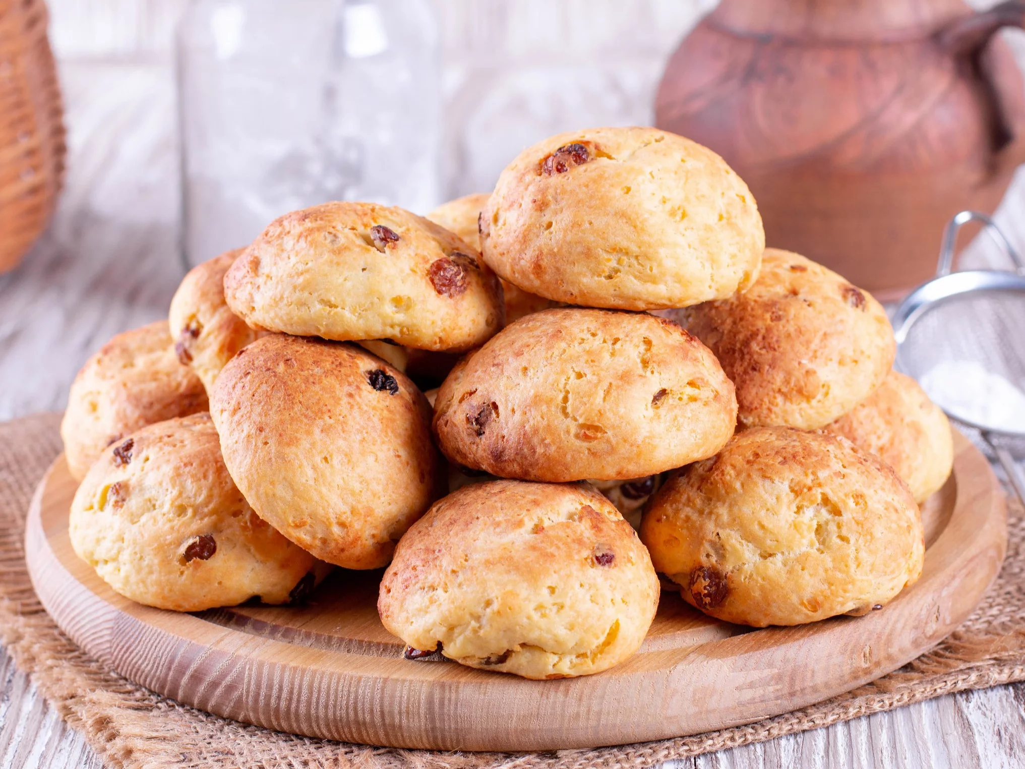 Bułki z rodzynkami