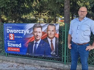 Burmistrz Kłodzka usunął banery PiS