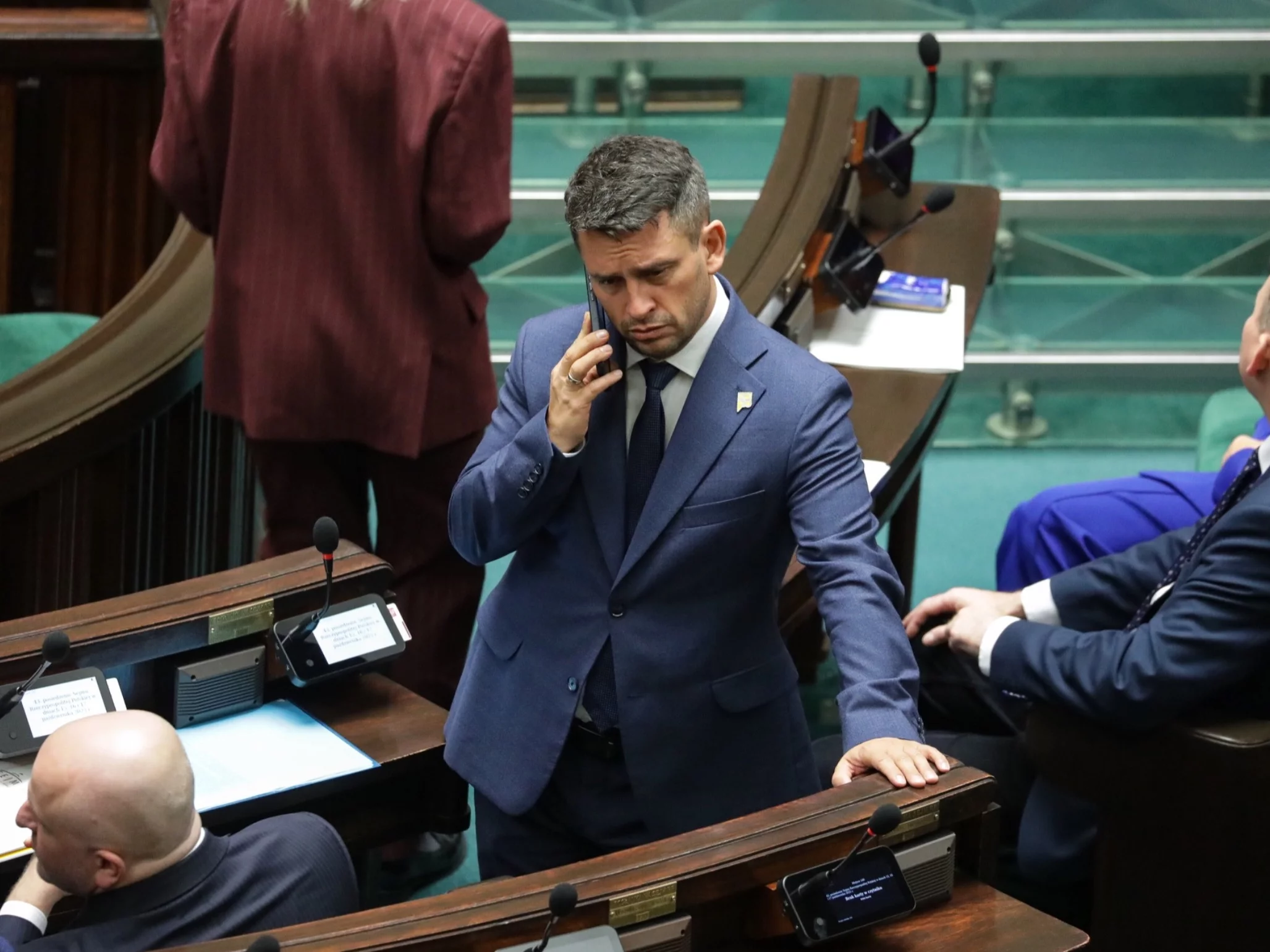 Przewodniczący komisji sprawiedliwości, poseł Polski 2050 Paweł Śliz na sali plenarnej Sejmu