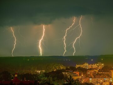 Burza nad Olsztynem, zdjęcie ilustracyjne