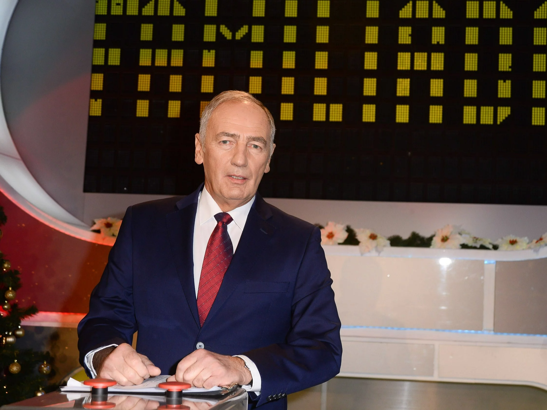 Widzowie odsyłają Strasburgera „na emeryturę”. Wrze po „Familiadzie”