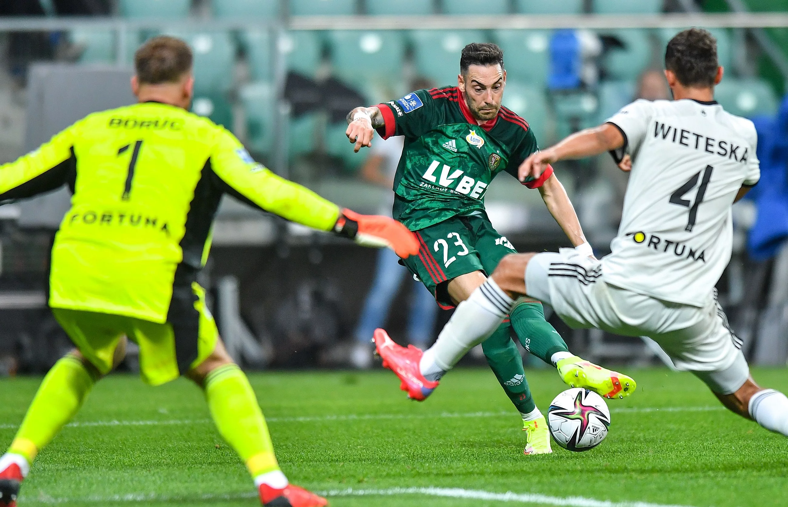 Victor Garcia, Artur Boruc i Mateusz Wieteska