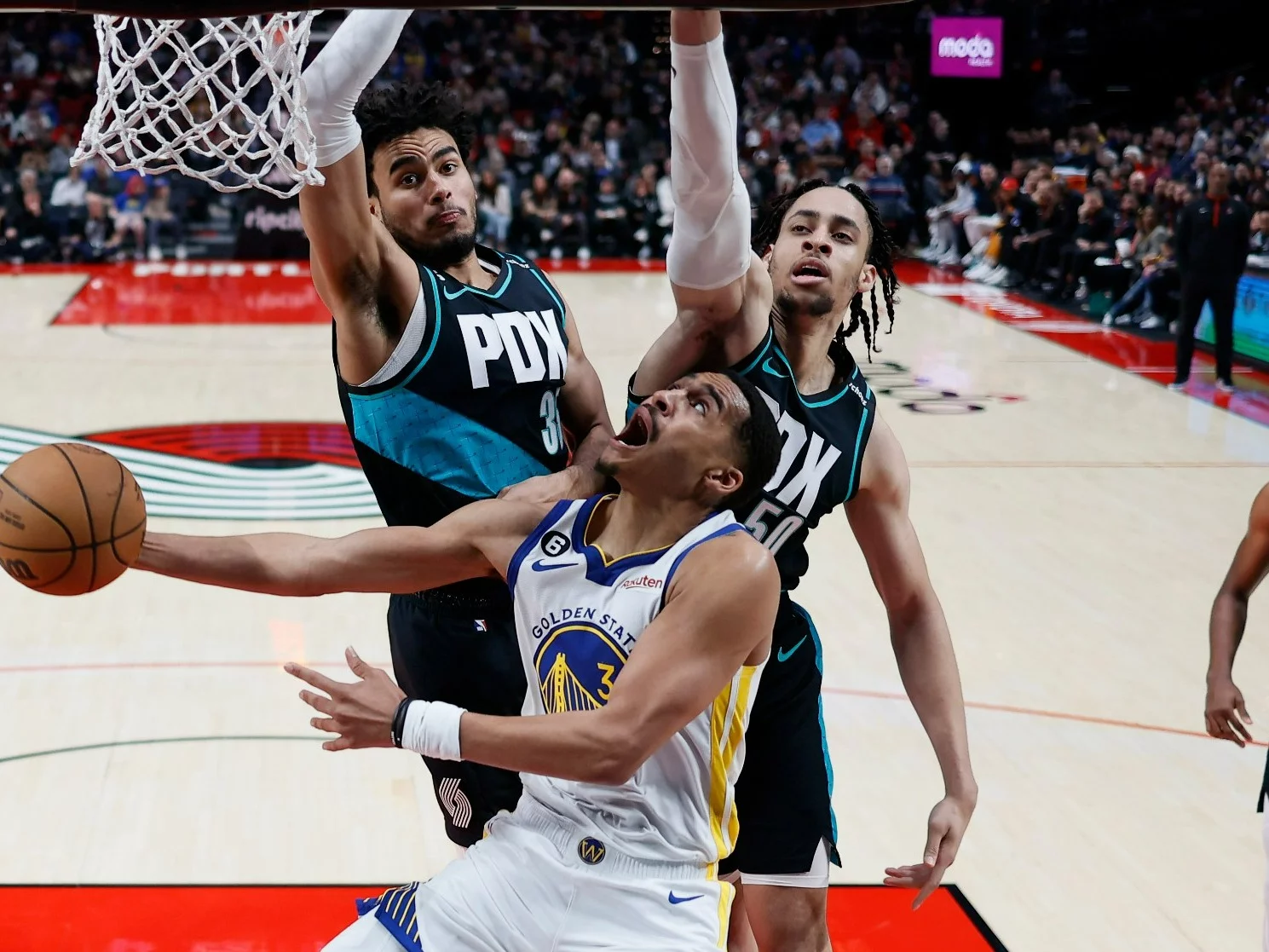 Jordan Poole, Justin Minaya i Chance Comanche (P)