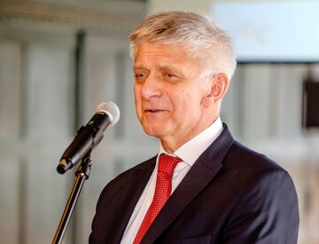 Były premier i były prezes NBP Marek Belka
