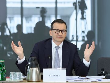 Były premier Mateusz Morawiecki odpowiada przed komisją śledczą ds. wyborów kopertowych